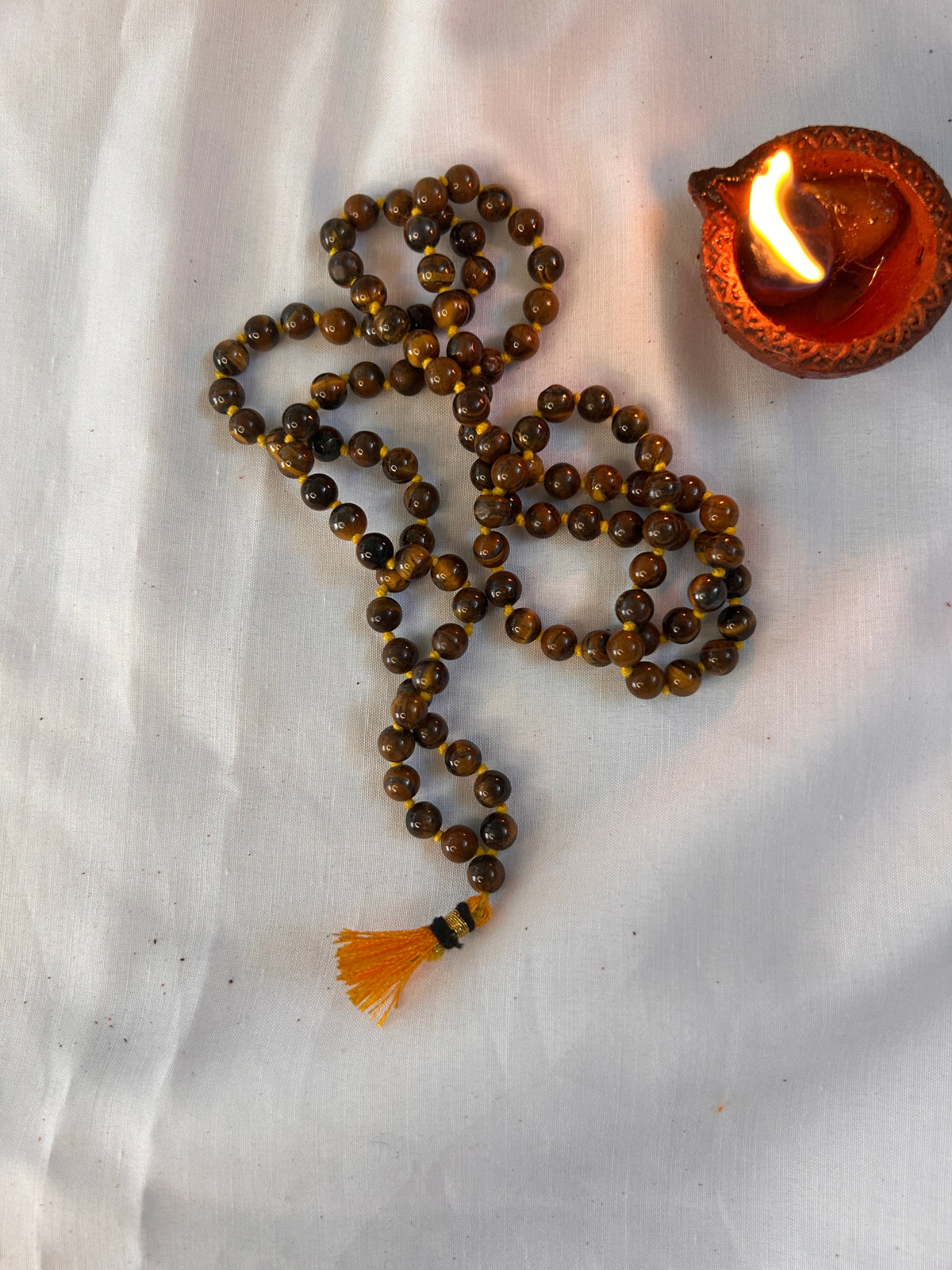 How to Choose Your First Mala: A Practical Guide to Materials, Feel, and Use.