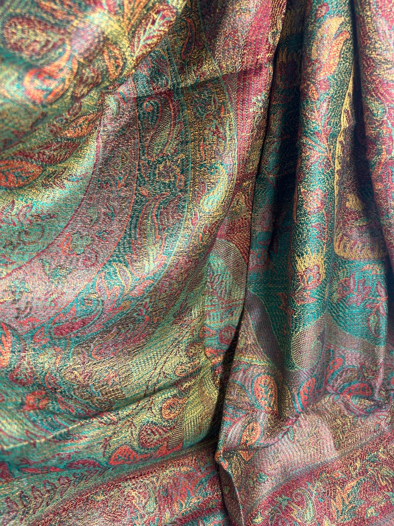 Fine-Weave Reversible Cotton-Silk Paisley Wrap – Red / Green